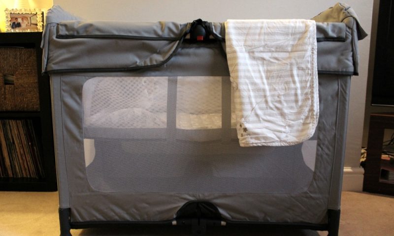 SpaceCot with detachable level