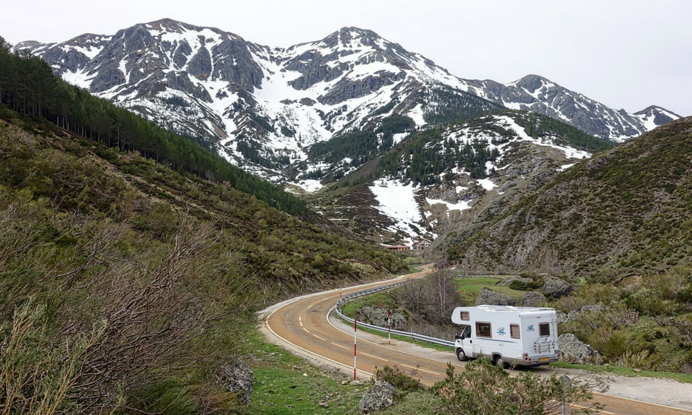 The Pros and Cons of RV Travel